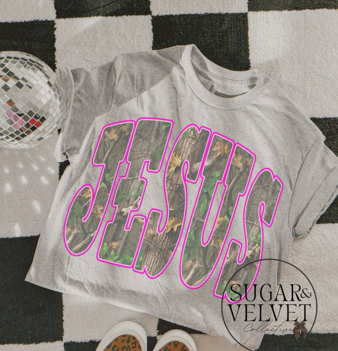 Camo pink Jesus tee